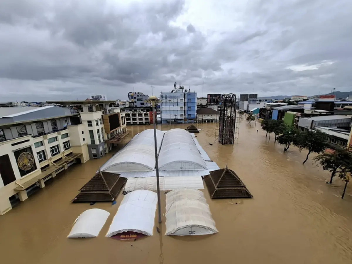 บีบหัวใจ 2 คนเสียชีวิตต่อหน้า "เปิ้ล นาคร" ในเหตุน้ำท่วมภาคใต้