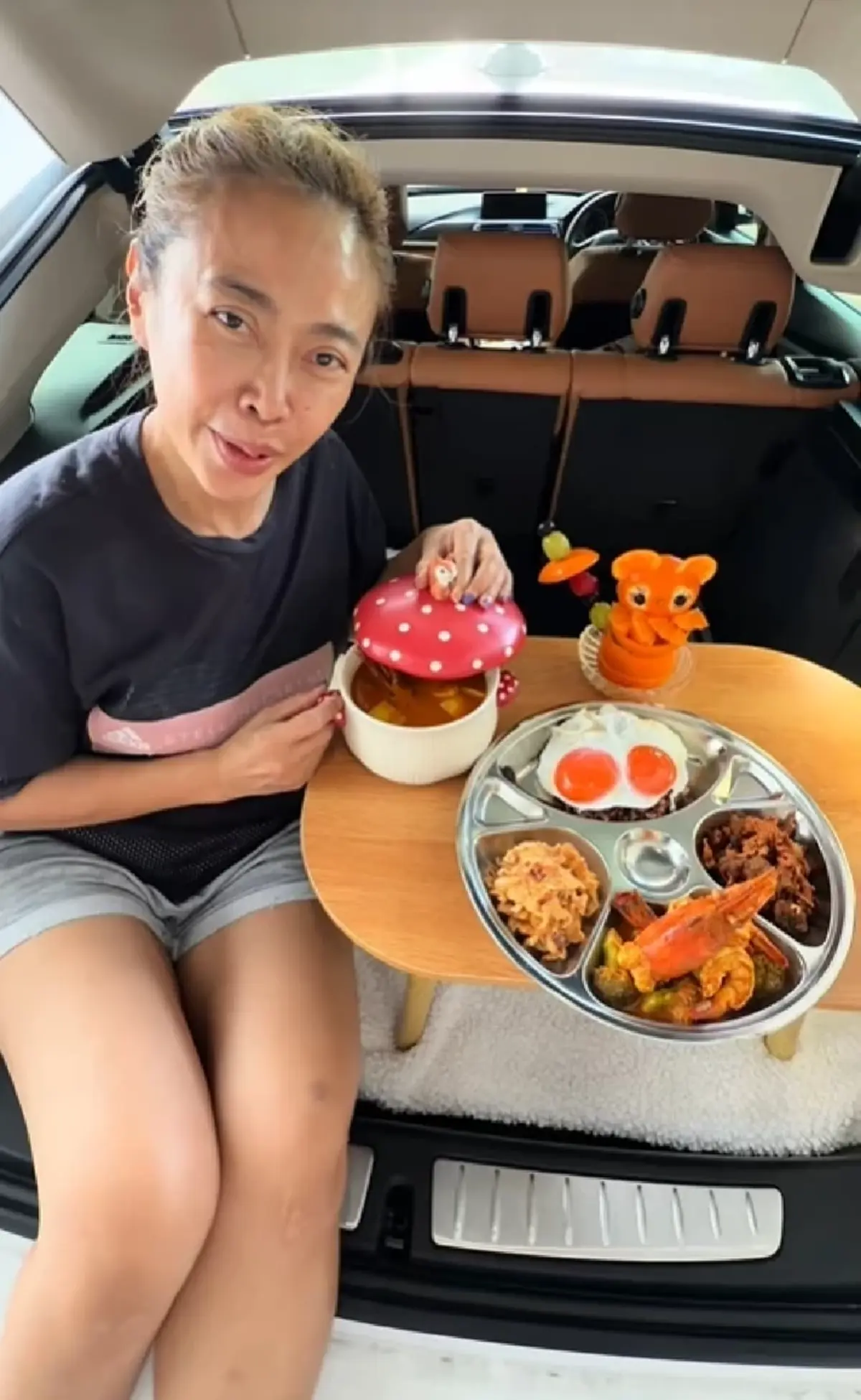 รู้จัก "หมอมุกกินเค้ก" ดาวTikTok มาแรง  โปรไฟล์ไม่ธรรมดา