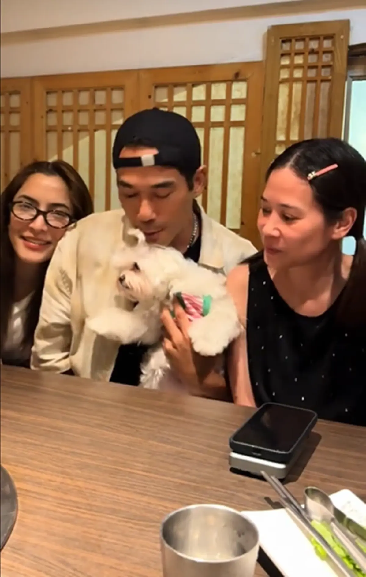 FC กรี๊ด อดีตพระเอก - นางเอก เปิดตัวกันแล้ว หลังคลุมเครือมาสักพัก