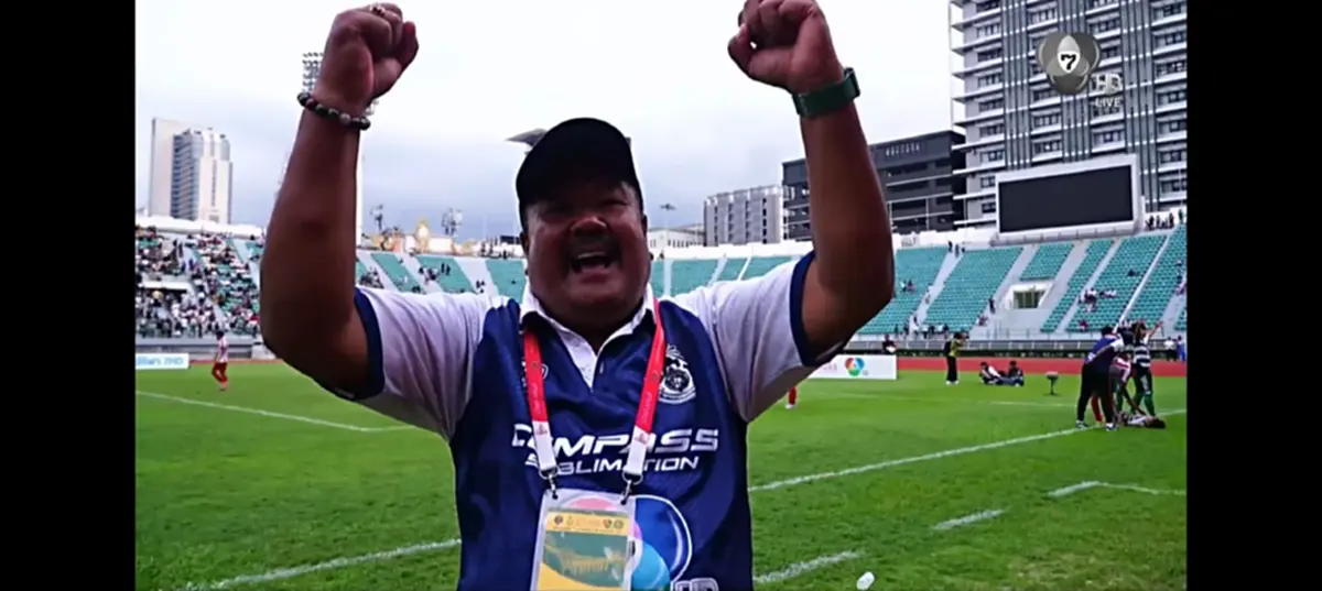 หลายคนไม่รู้มาก่อน อายุ "อ.สกล" โค้ชโรงเรียนหมอนทองวิทยา