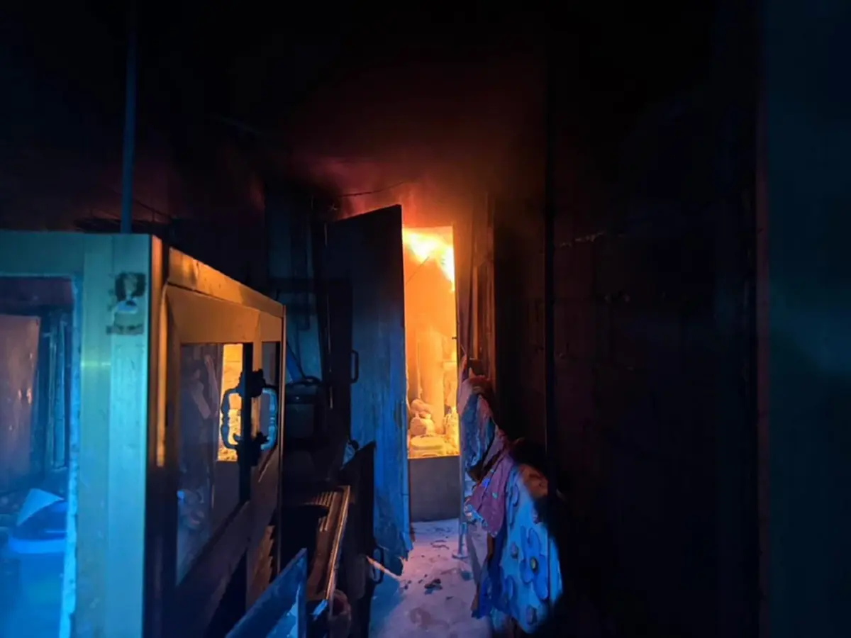 ไฟไหม้บ้านใกล้เคียงวัดพลับพลาชัย เขตป้อมปราบศัตรูพ่าย