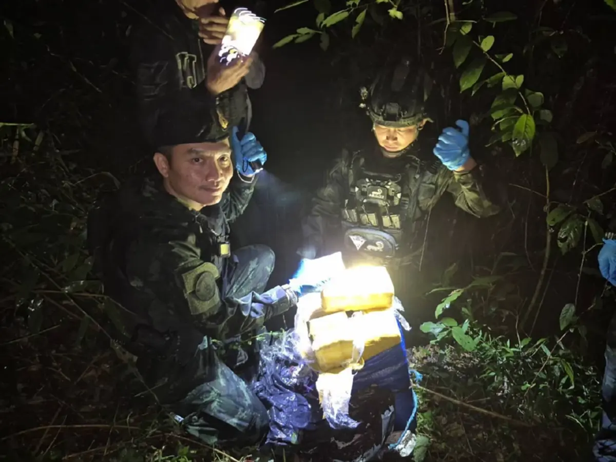 กองกำลังผาเมืองปะทะขบวนการลำเลียงยาเสพติด ยึดของกลางกว่า1.4 ล้านเม็ด