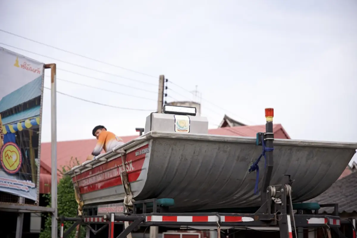 วัดกลางบางพระส่งทีมตอบโต้ภัยพิบัติ นครปฐมช่วยน้ำท่วมหาดใหญ่