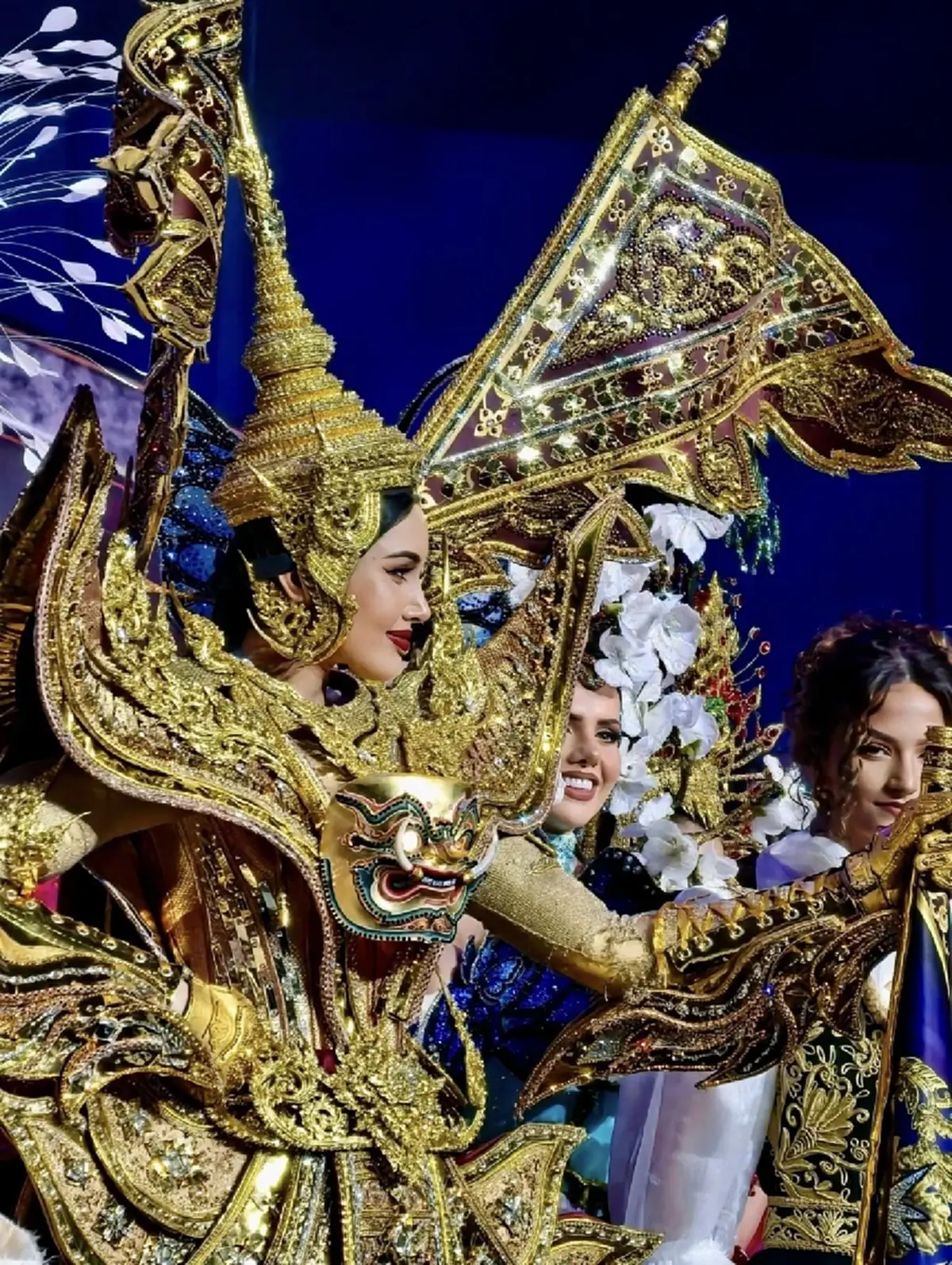 เผยที่มาชุดประจำชาติ "วีนา"สีทองสุดอลังการ "มิสยูนิเวิร์ส 2025"