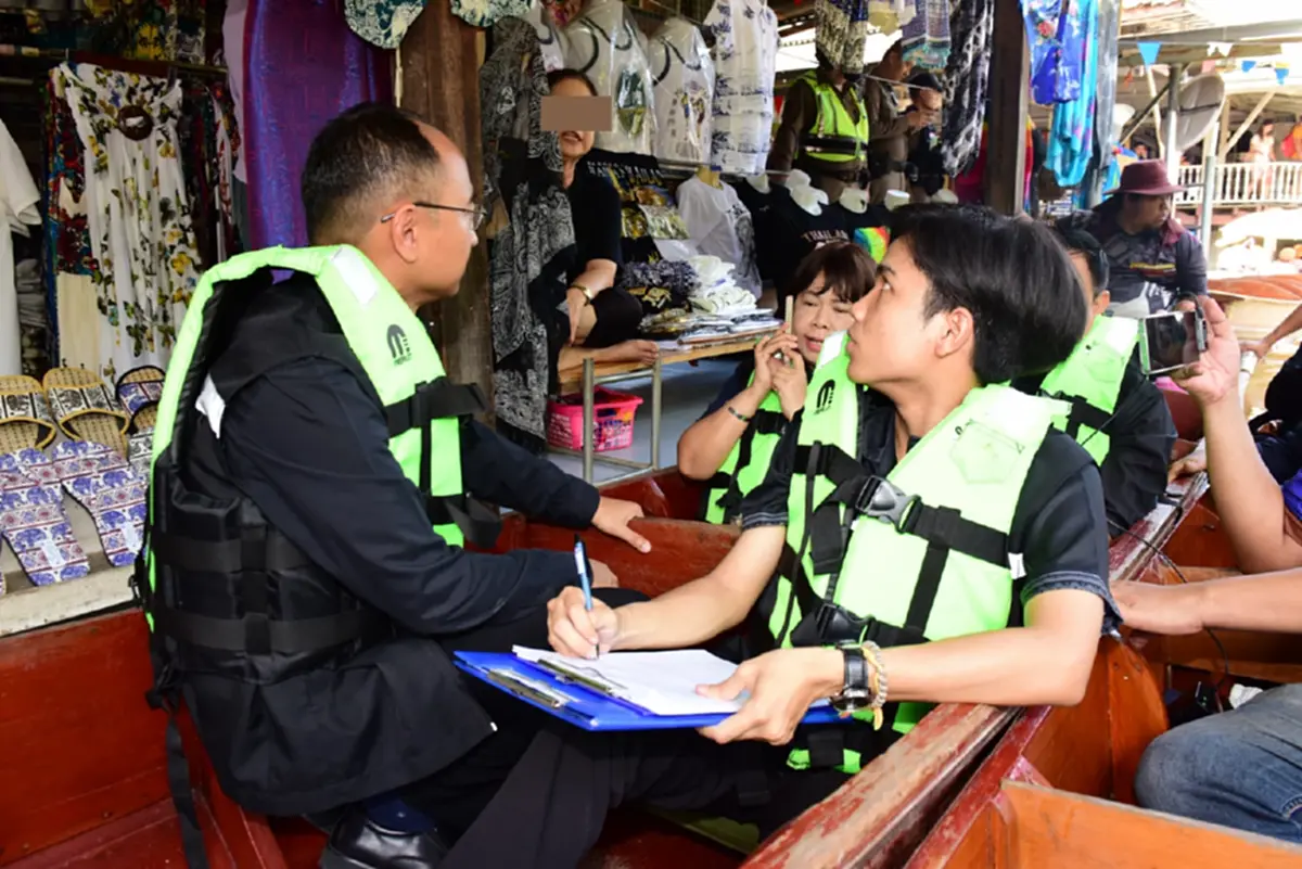 โดนแล้ว แม่ค้าตลาดน้ำดัง เซ่นดราม่าโก่งราคา "พี่จอง-คัลแลน"