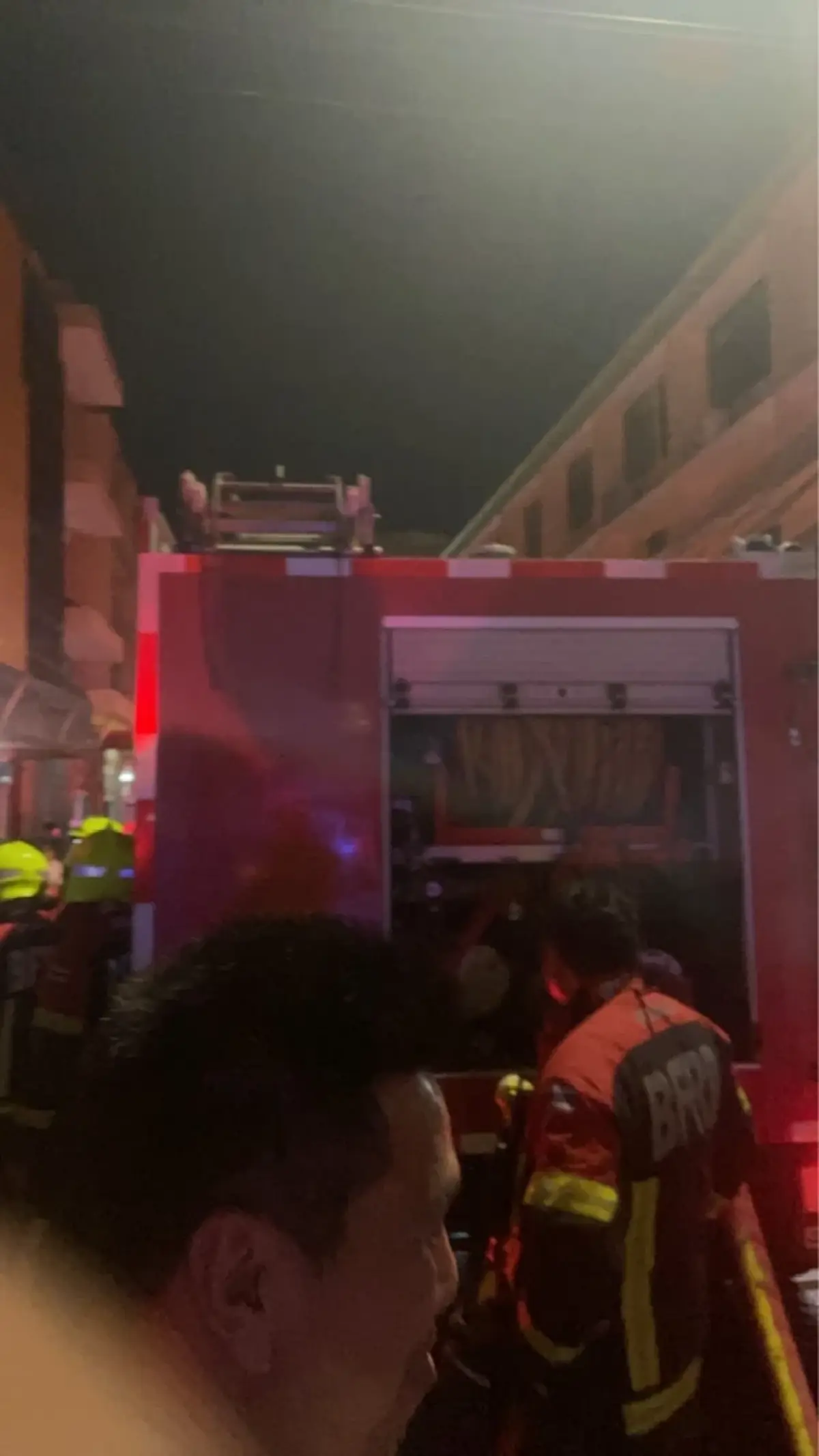 ไฟไหม้บ้านใกล้เคียงวัดพลับพลาชัย เขตป้อมปราบศัตรูพ่าย