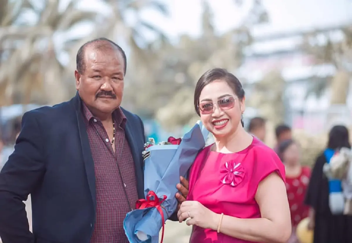 สวยมาก เปิดโฉมหน้าคู่ชีวิต \"ครูสกล\" ร่วมทุกข์ร่วมสุขกันมา 30 ปี