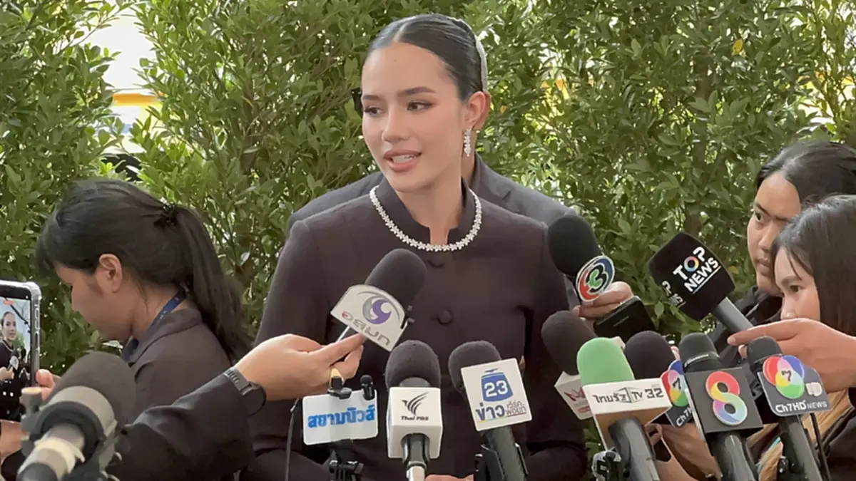 โอปอล สุชาตา ถวายอาลัย สมเด็จพระพันปีหลวง สานต่อพระราชปณิธานด้านผ้าไหมไทย