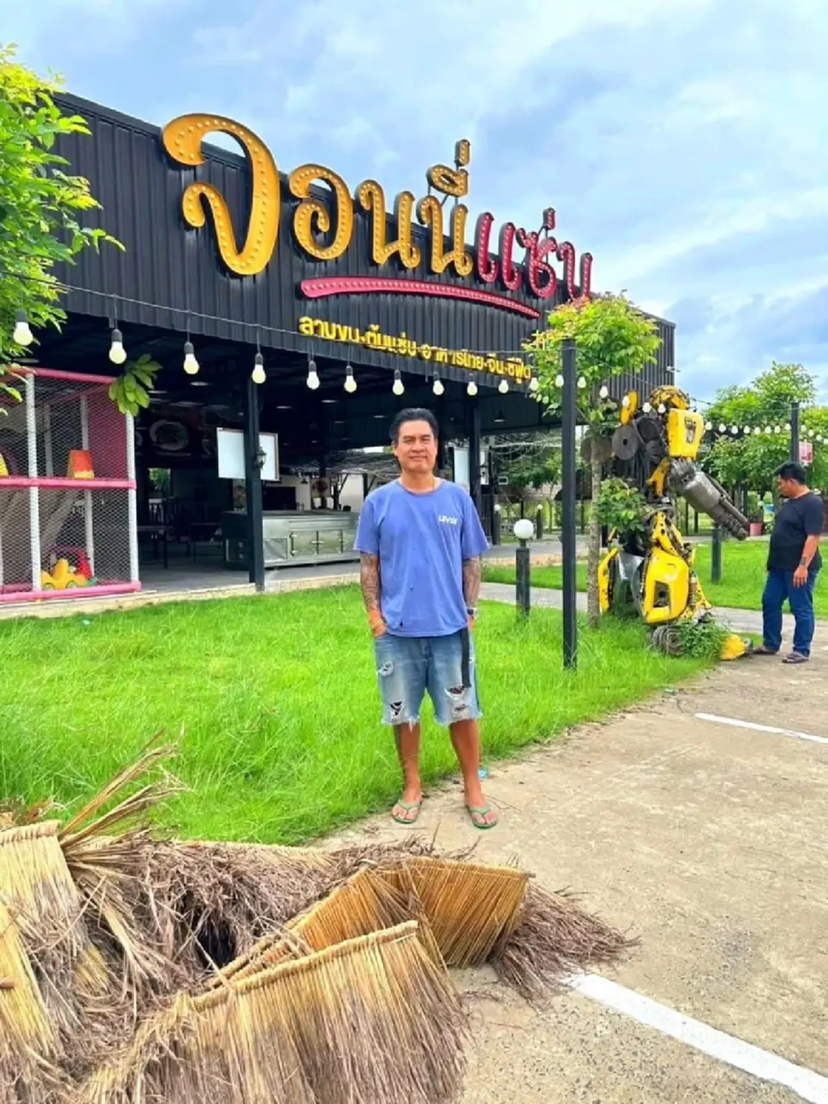 นักสู้ตัวจริง จอนนี่ เคลื่อนไหวล่าสุด หลังประกาศปิดกิจการฟ้าผ่า