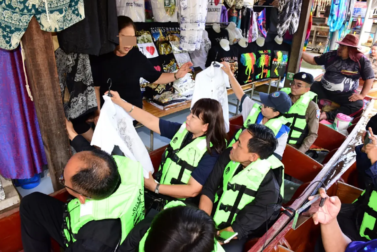 โดนแล้ว แม่ค้าตลาดน้ำดัง เซ่นดราม่าโก่งราคา "พี่จอง-คัลแลน"