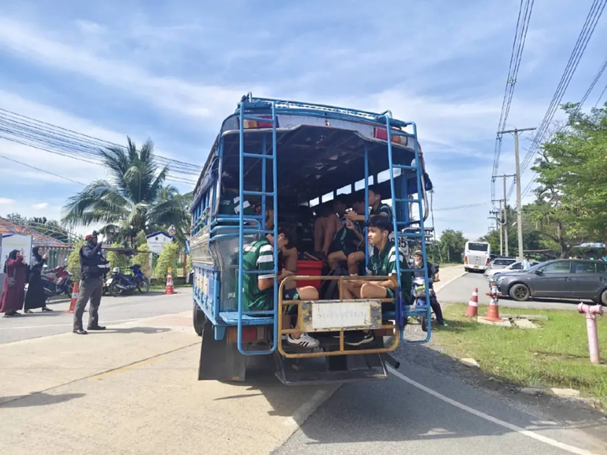 ประวัติ รร.หมอนทองวิทยา สร้างตำนาน รถขนฝัน ล้มยักษ์เข้าชิงบอล 7 สี