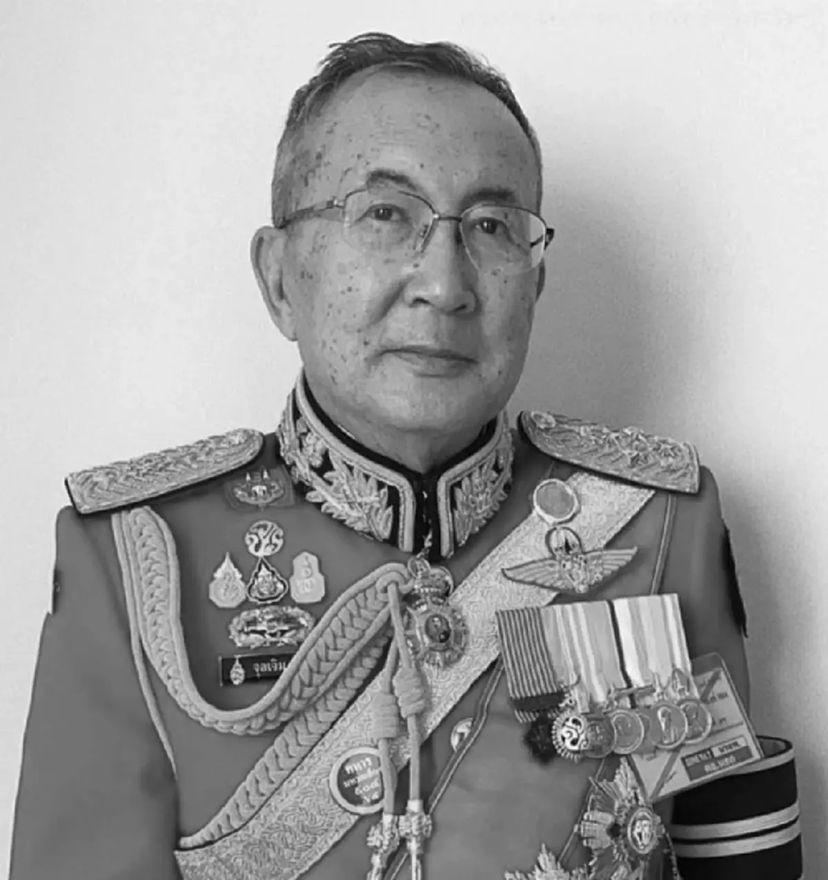 \"คุณหญิงแอร์\" เผยภาพจูบสุดท้าย ก่อนหม่อมเจ้าจุลเจิม บิดาสิ้นชีพิตักษัย