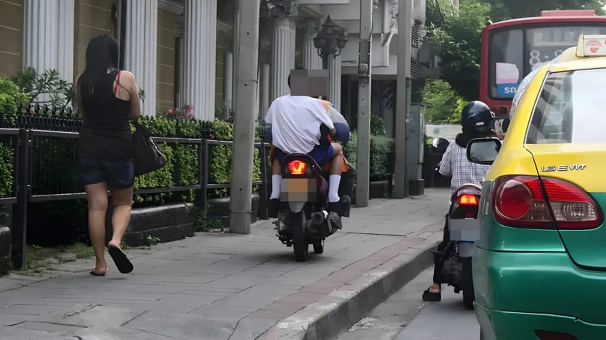 เห็นปุ๊บ ถ่ายปั๊บ ได้เงิน! แจ้งทำผิดบนทางเท้า รับส่วนแบ่ง