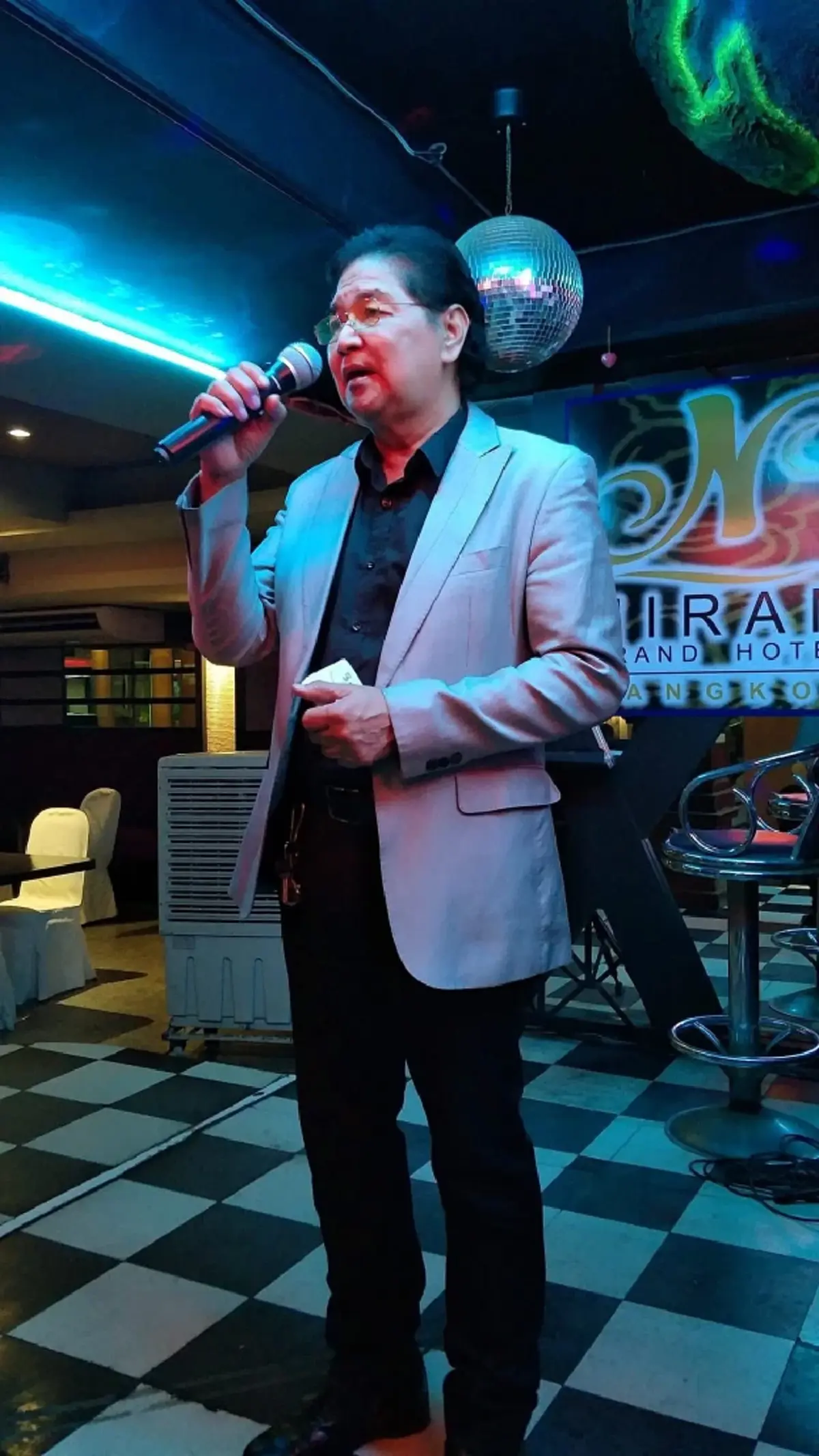 สาเหตุเสียชีวิต ชรัมภ์ เทพชัย ตำนานนักร้องลูกกรุงชื่อดัง