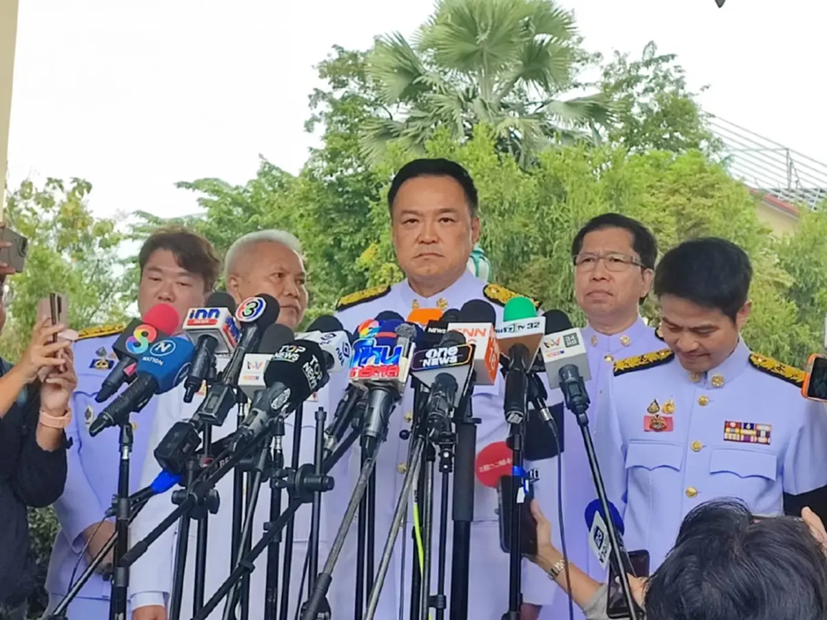 อนุทิน ยัน ยุบสภา ไม่กระทบชายแดน ปัดตอบปมแจ้งพรรคร่วมฯ ก่อนหรือไม่