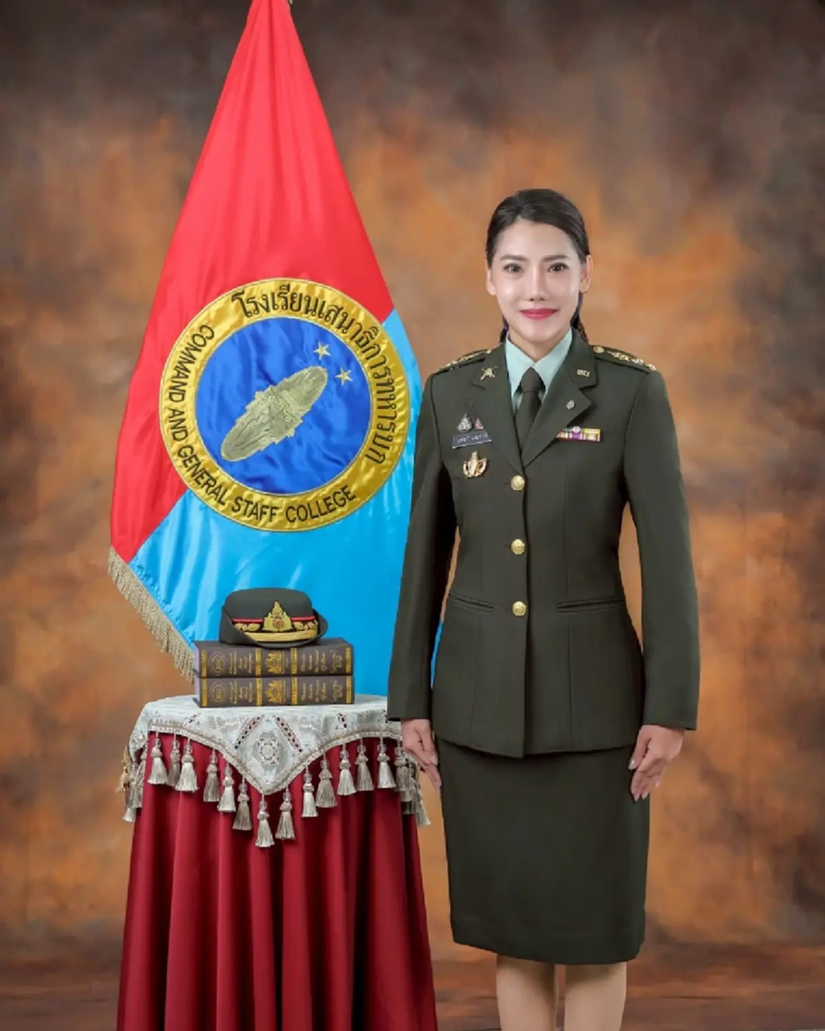 “ผู้พันชมพู่” ทหารหญิงดาวเด่น จนหนุ่ม กรรชัยเสียอาการ