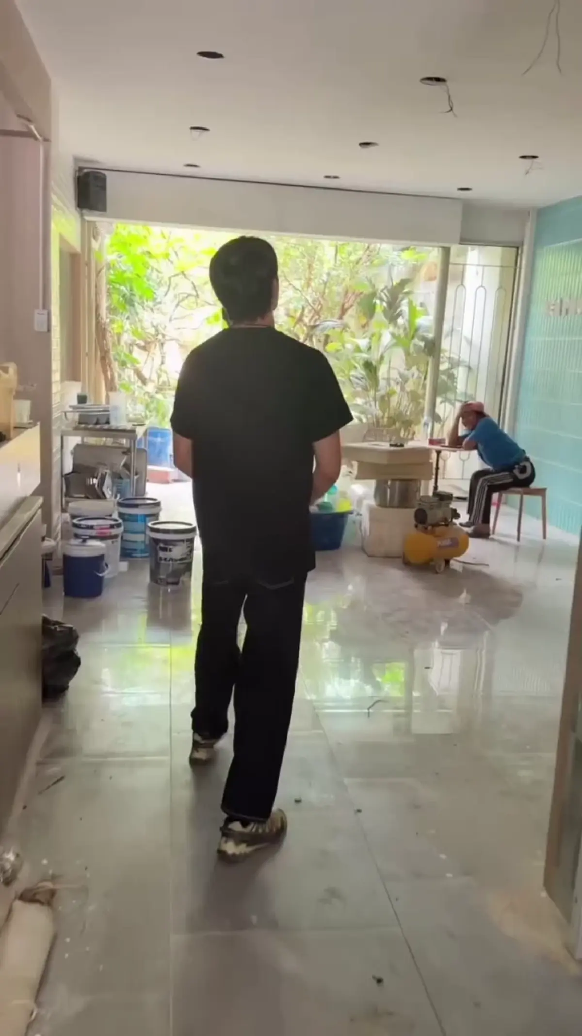 “เคน ภูภูมิ” เปิดสภาพร้านคาเฟ่หาดใหญ่ หลังน้ำท่วมเสียหาย 100%