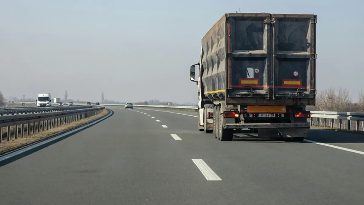 ขับแช่ขวา มีโทษปรับ! ประชาชนแจ้งได้ รับส่วนแบ่งค่าปรับ