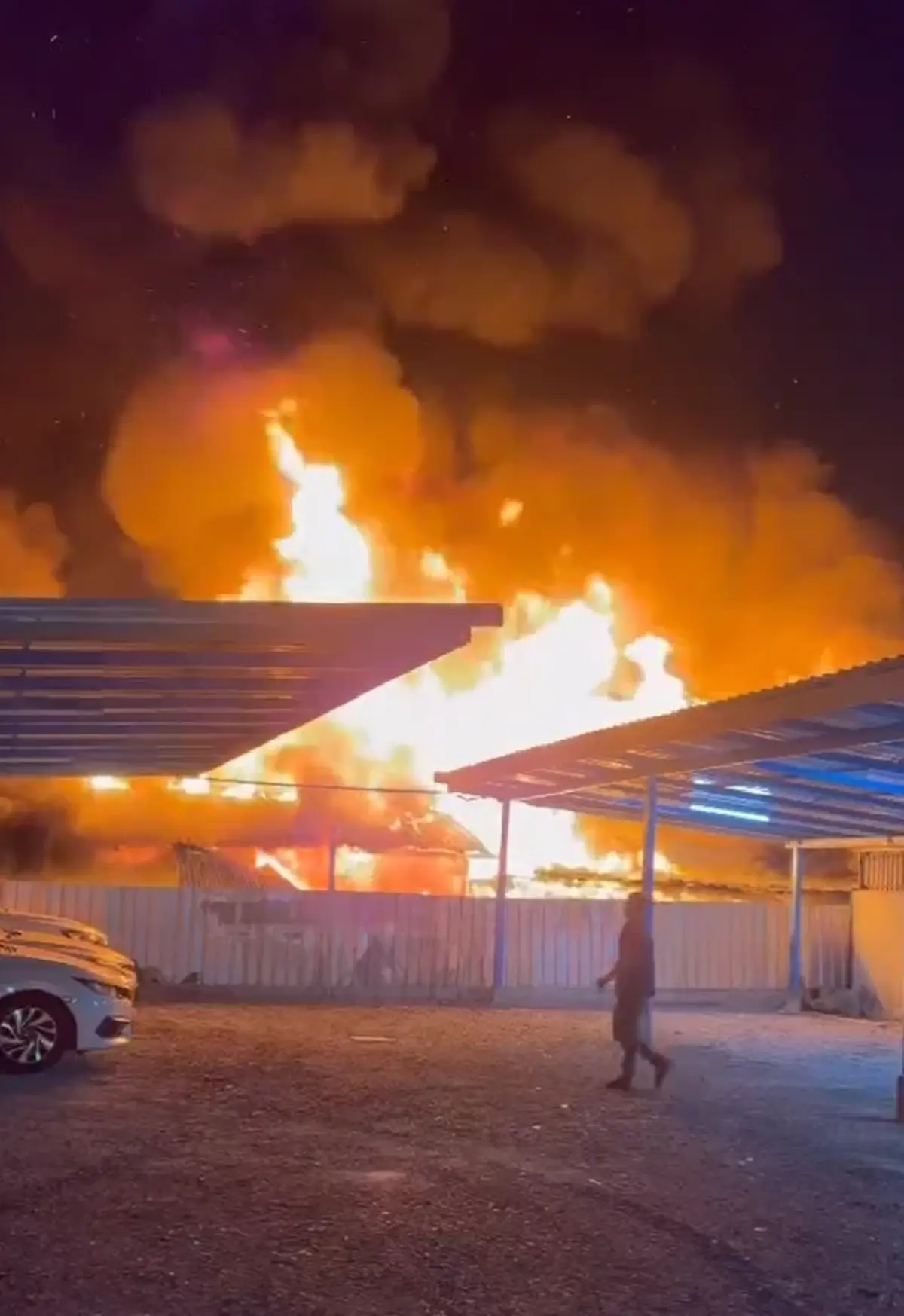 สลด 2 ตายายดับคากองเพลิง ไฟไหม้บ้านไม้สูง 2 ชั้น ย่านวุฒากาศ