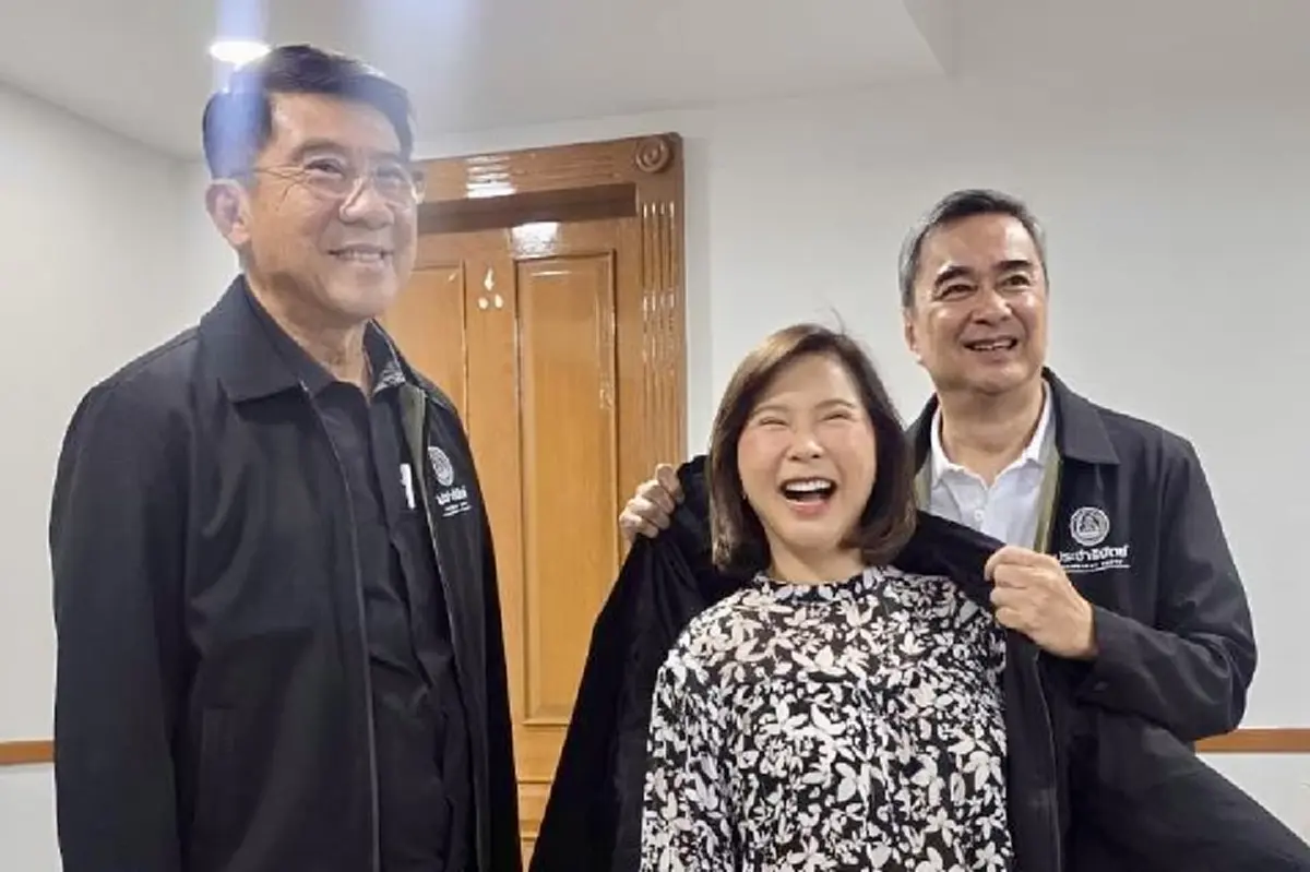 ฮือฮา "ต๊ะ นารากร" สวมเสื้อประชาธิปัตย์ ลุยชิง สส.เชียงใหม่