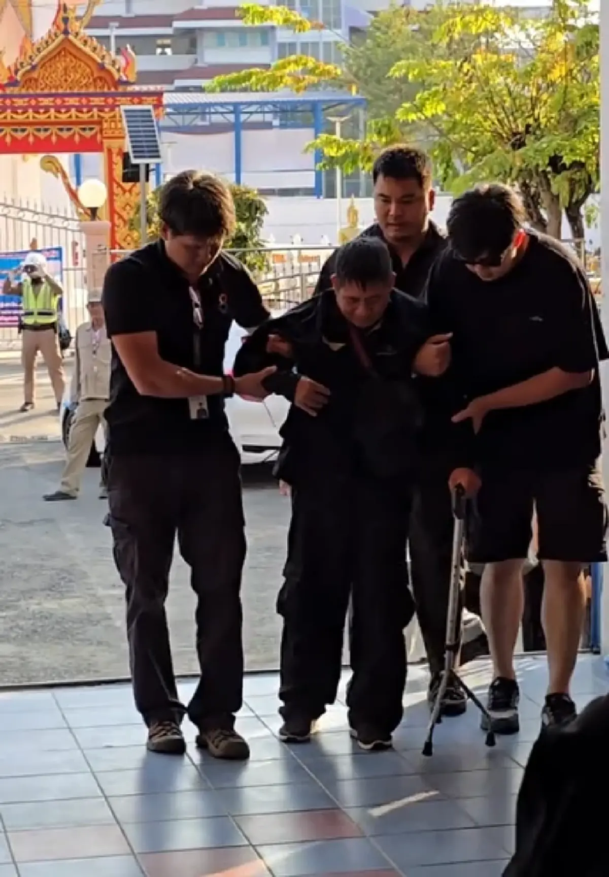 เศร้านาที พ่อของ นัท ณัฐวุฒิ รีบมาหาลูกชาย แม้ร่างกายไม่อำนวย