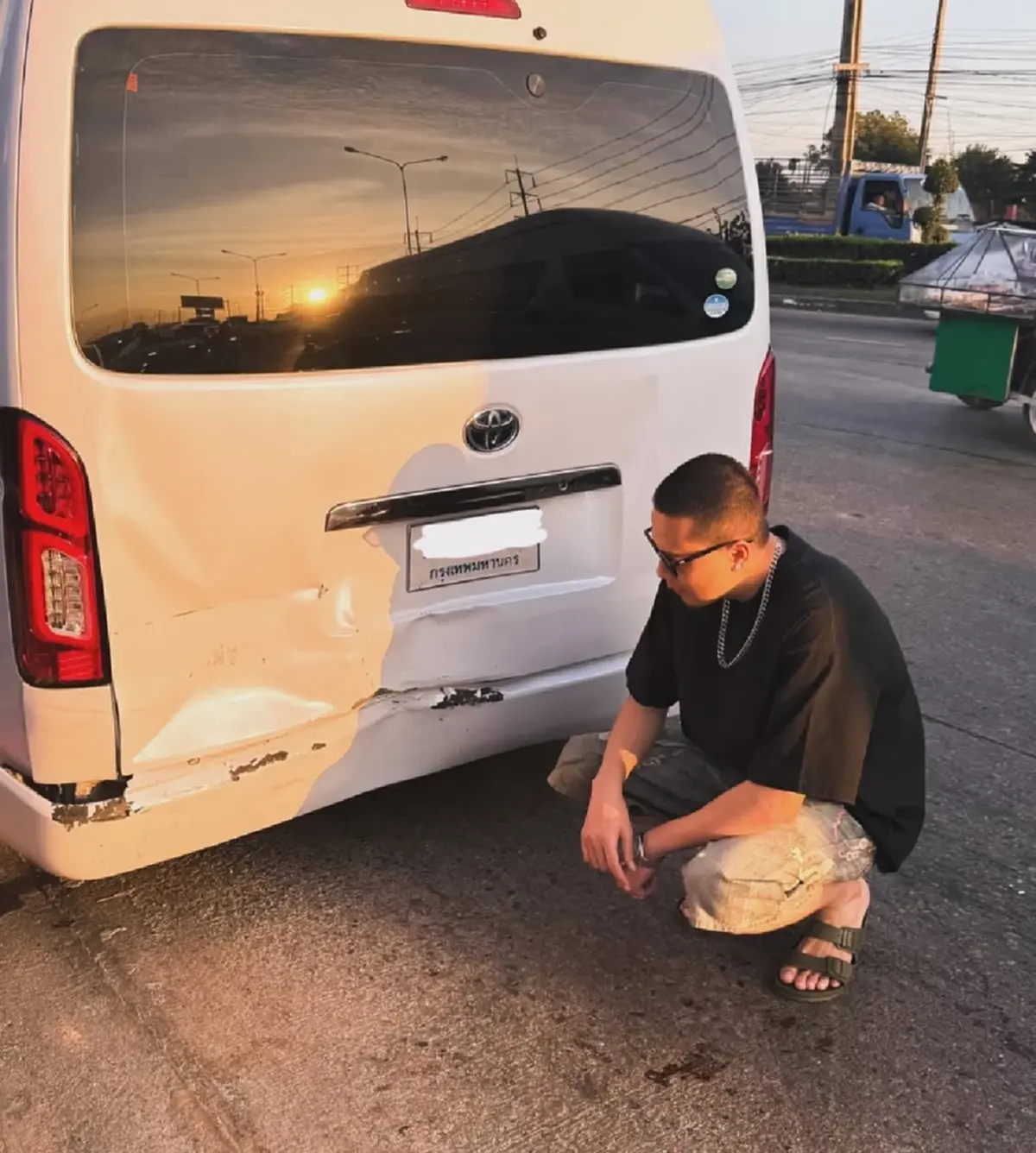 เป้ วงมายด์ เปิดภาพรถถูกชน 3 คัน แฟนๆห่วงใย แห่ขอเลขทะเบียนรถ