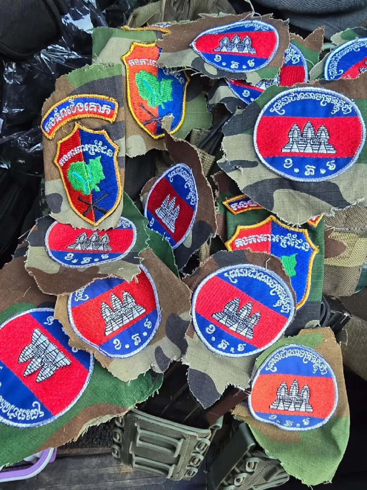 นายพลเขมรร่วงอีกนาย เห็นยศถือว่าเป็นคนใหญ่คนโตในกองทัพกัมพูชา