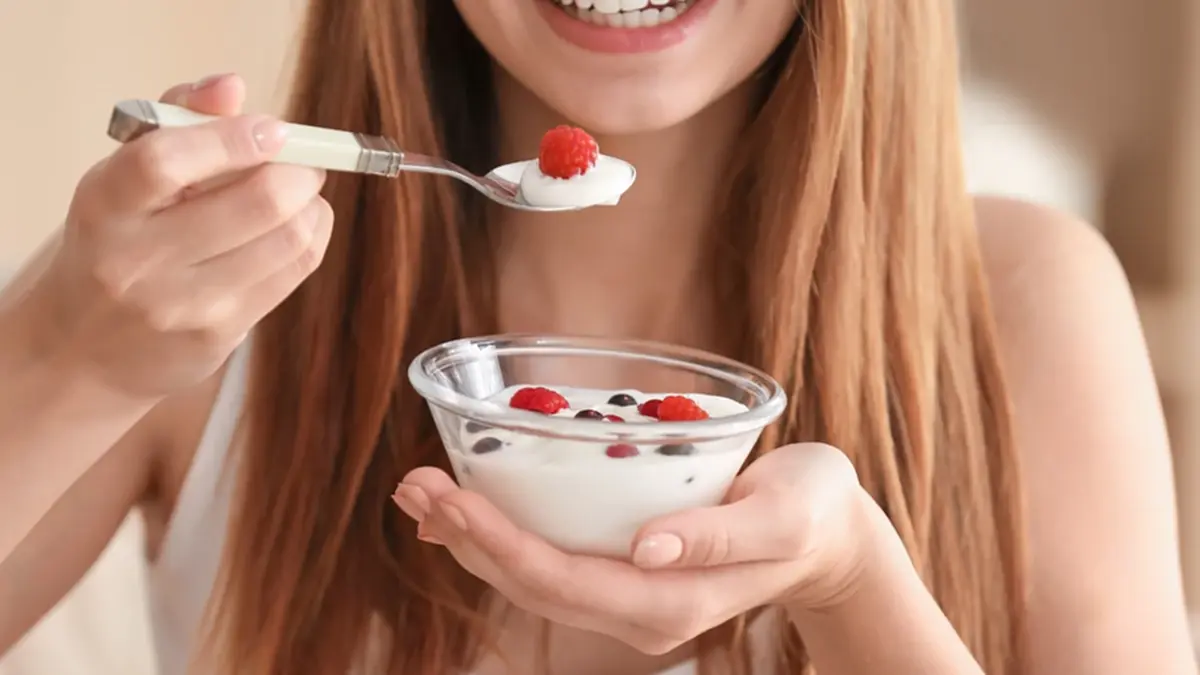 นี่คือ 7 เหตุผลว่าทำไมโยเกิร์ตควรอยู่บนโต๊ะอาหารทุกวัน