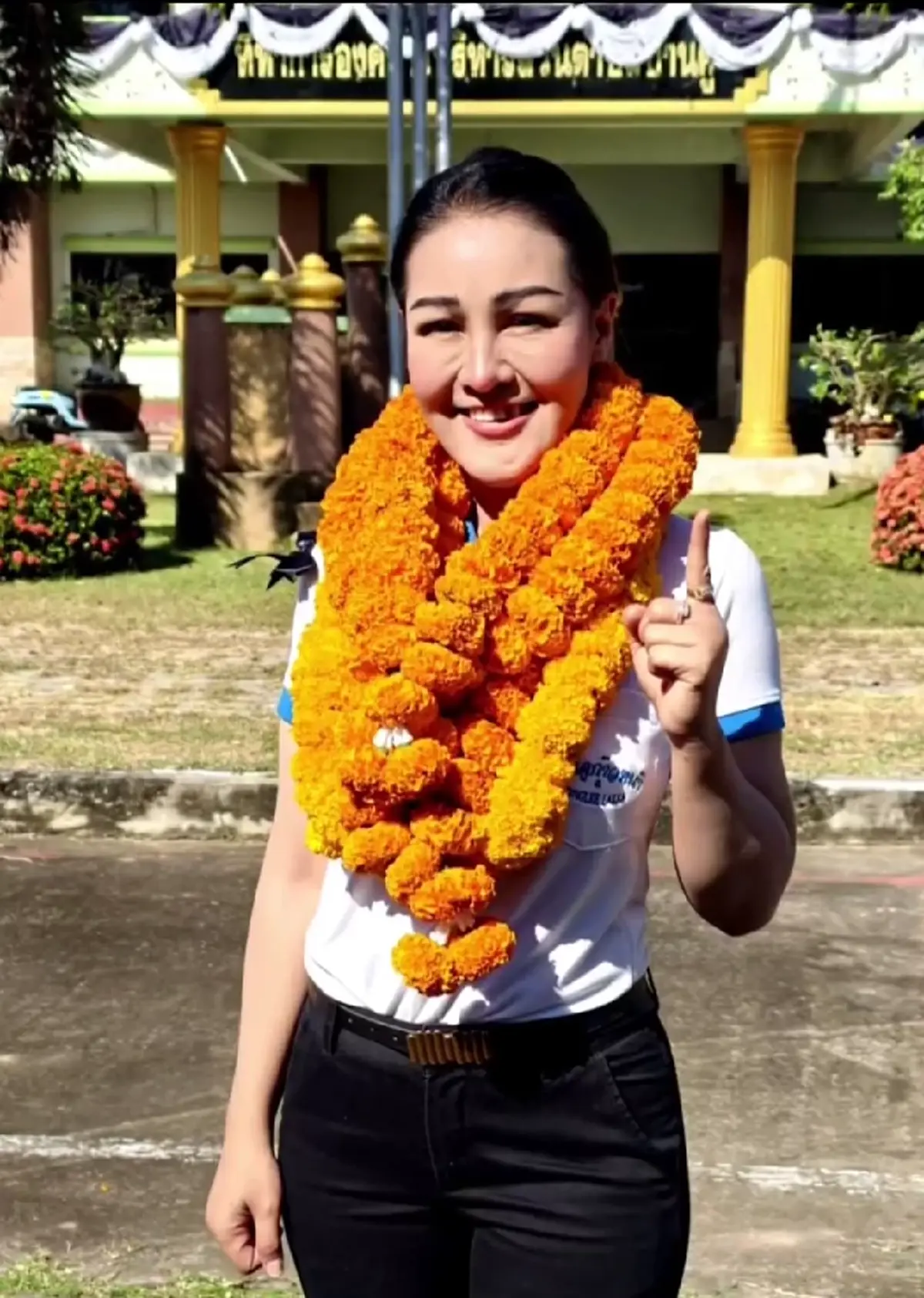 “หญิงลี ศรีจุมพล” สมัครนายก อบต.บ้านคู เตรียมทุ่มเทเพื่อชุมชน