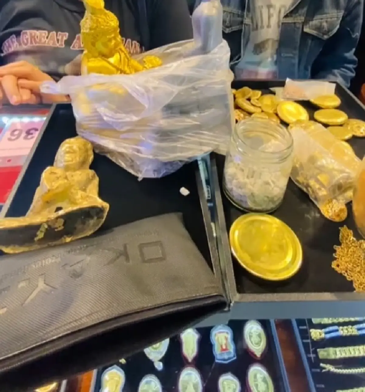 สาวจากสปป.ลาว หอบทองที่ร่อนได้มาตรวจ ผลออกมาลูกค้ายิ้มแก้มปริ