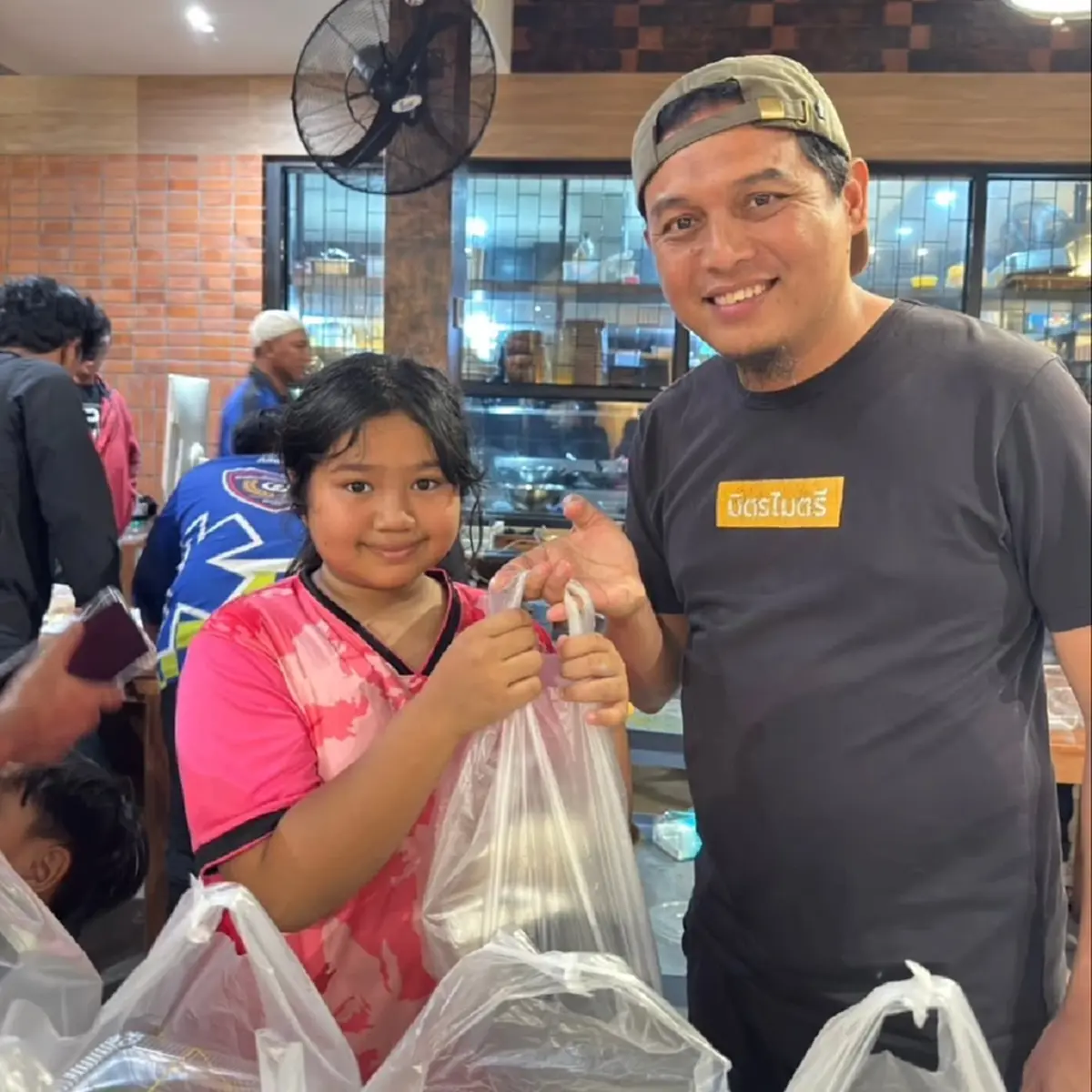 ผนึกกำลังทำข้าวกล่อง 2 พันชุด ช่วยบุคลากรแพทย์ และผู้ประสบภัย