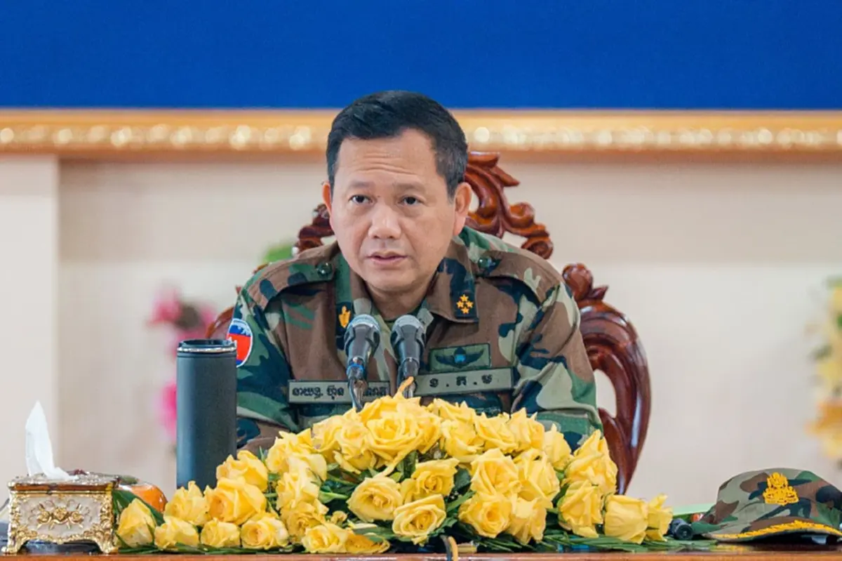 “รัฐบาลอยู่เคียงข้างประชาชน” ฮุน มาเนต ส่งสารให้กำลังใจกองทัพ