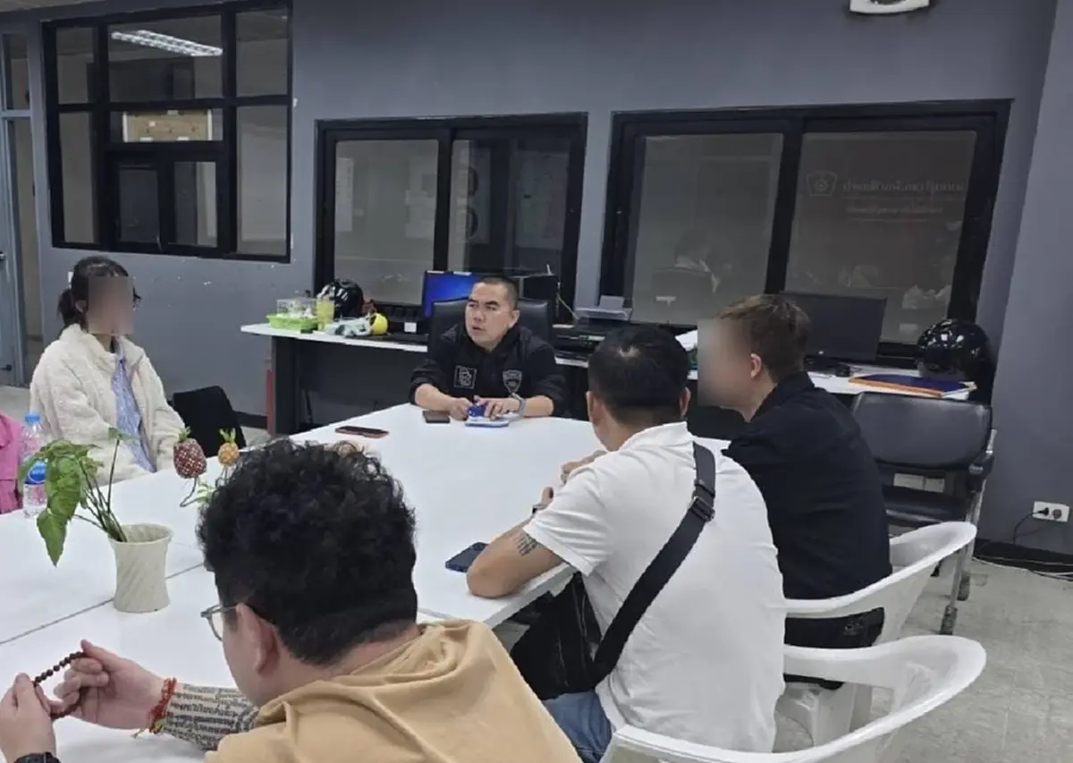 บุกจับ เซียนพระจีน เปิดแผงเถื่อนกลางห้างดัง ตม.รวบยกแก๊ง