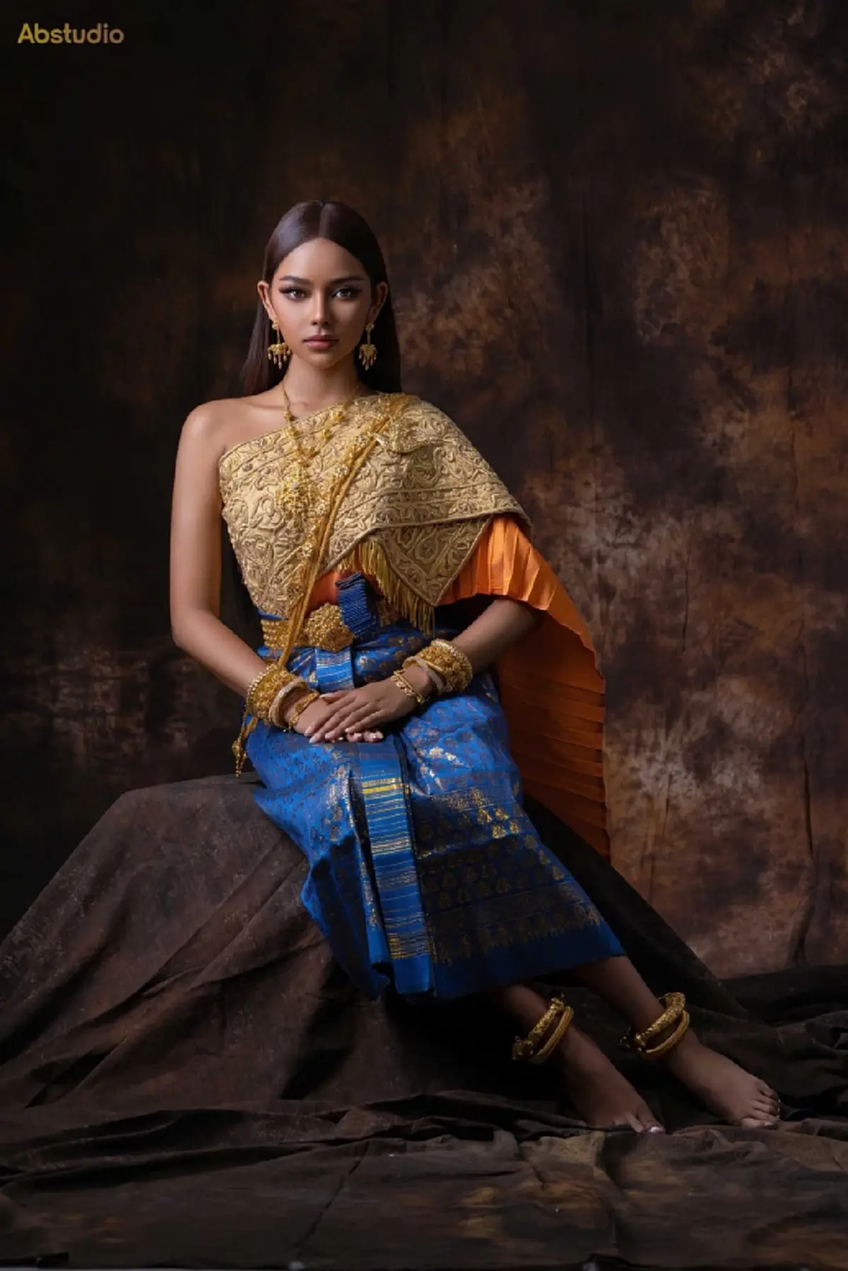 ระอุอีกระลอก! นางงามกัมพูชาโพสต์ชุดราชสำนัก ชาวไทยแห่จับผิด