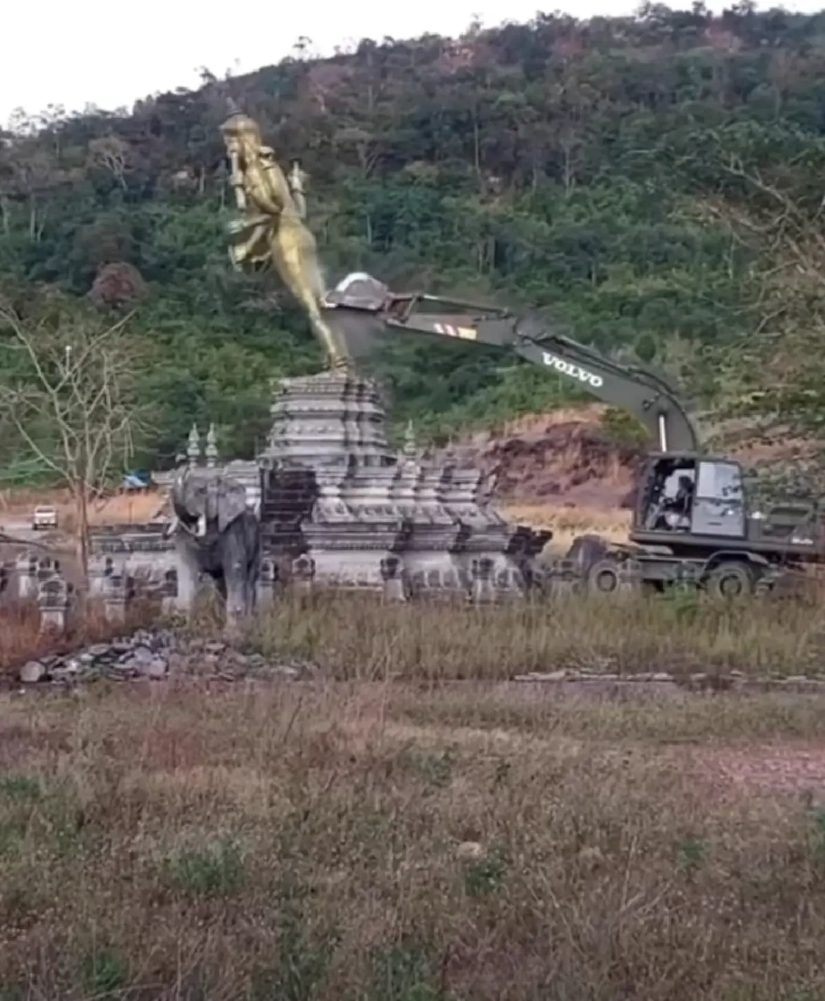 ทหารแจงสาเหตุ ทำลายรูปปั้นฮินดู บริเวณพื้นที่ชายแดน เพื่อความมั่นคง