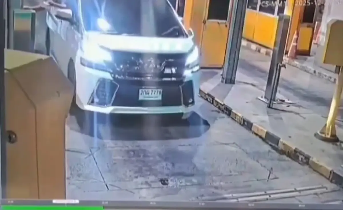 คนนี้ไม่ธรรมดา ประวัติมือรัวดับบนทางด่วน มีหมายจับติดตัว