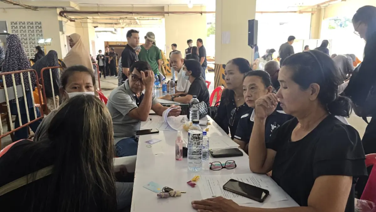 ชาวบ้านแห่ลงทะเบียน รับเงินเยียวยาน้ำท่วม 9000 บาท แน่นเทศบาลหาดใหญ่