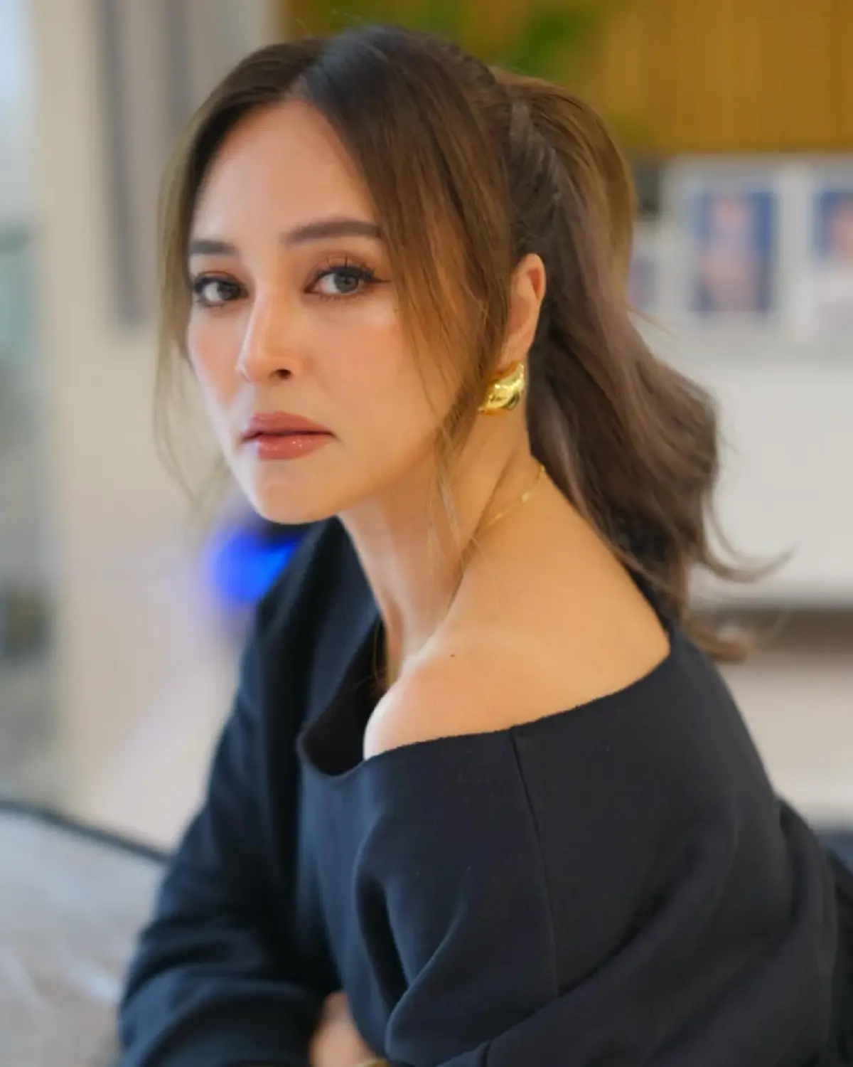 ทนายสายหยุด โพสต์ภาพคู่ นานา ไรบีน่า เล่าอีกมุมเรื่องหมายจับ 