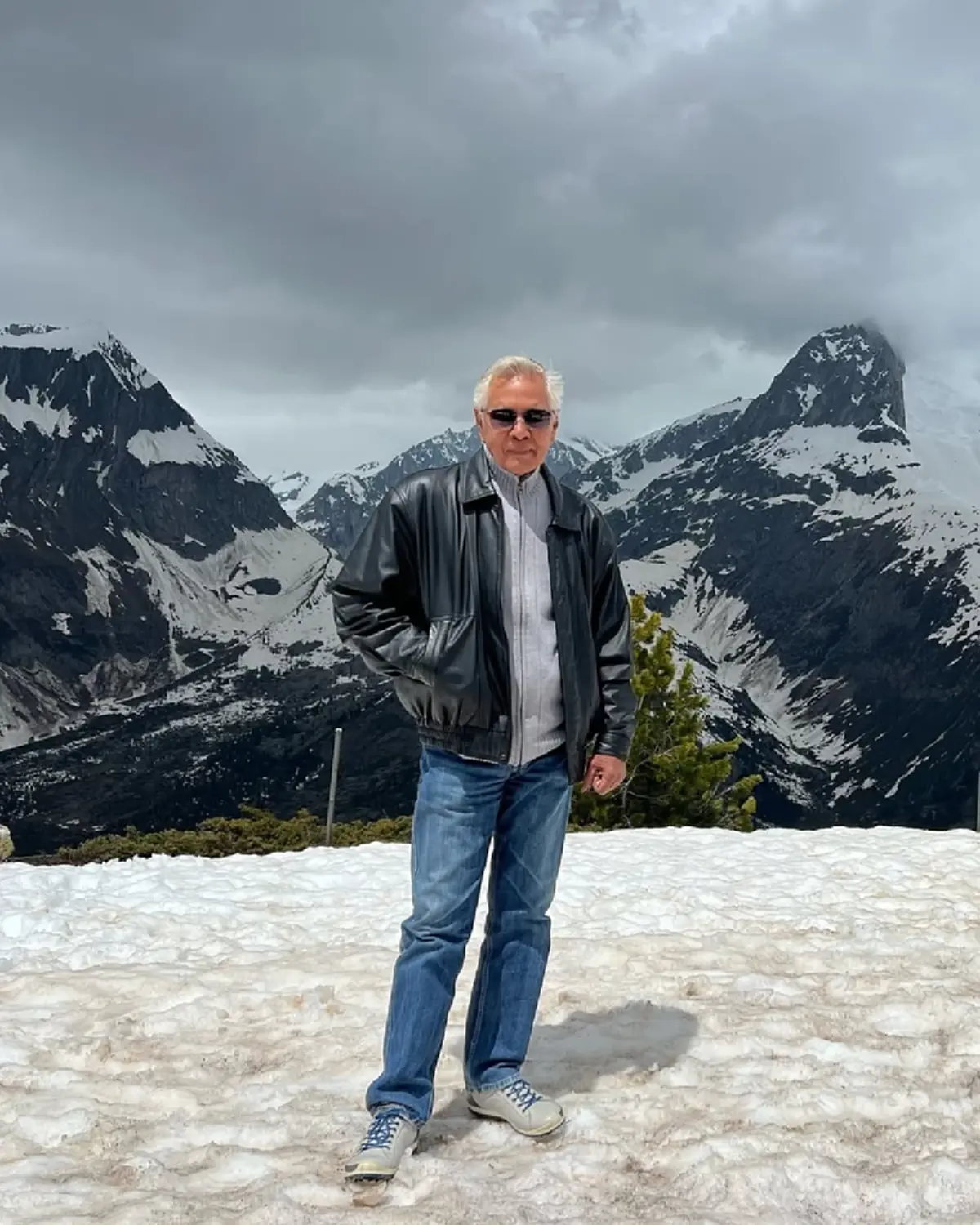 จำได้ไหม? ภาพนักแสดงรุ่นใหญ่ วัย 76 ปี ยังหล่อไม่เปลี่ยน