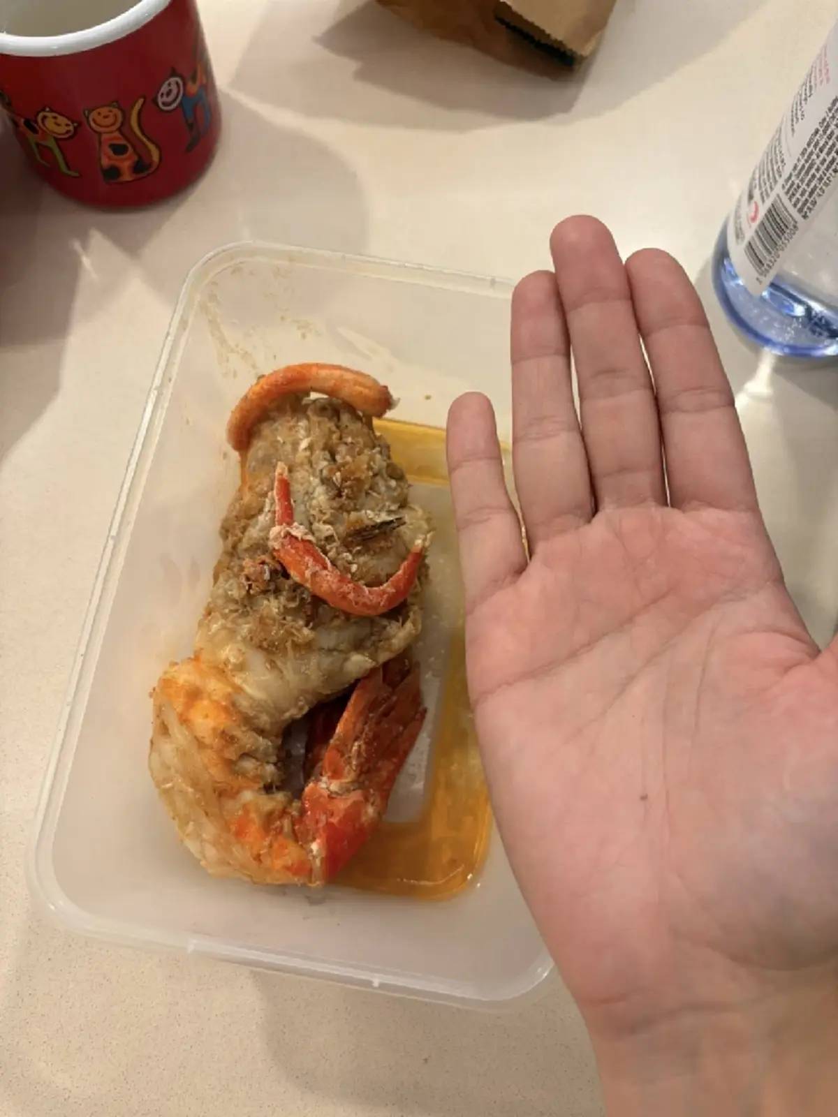 เปิดคอมเมนต์ว่ายังไง สาวสั่งกุ้งทอดเกลือ เช็คบิลตกใจ จานละ 5,000