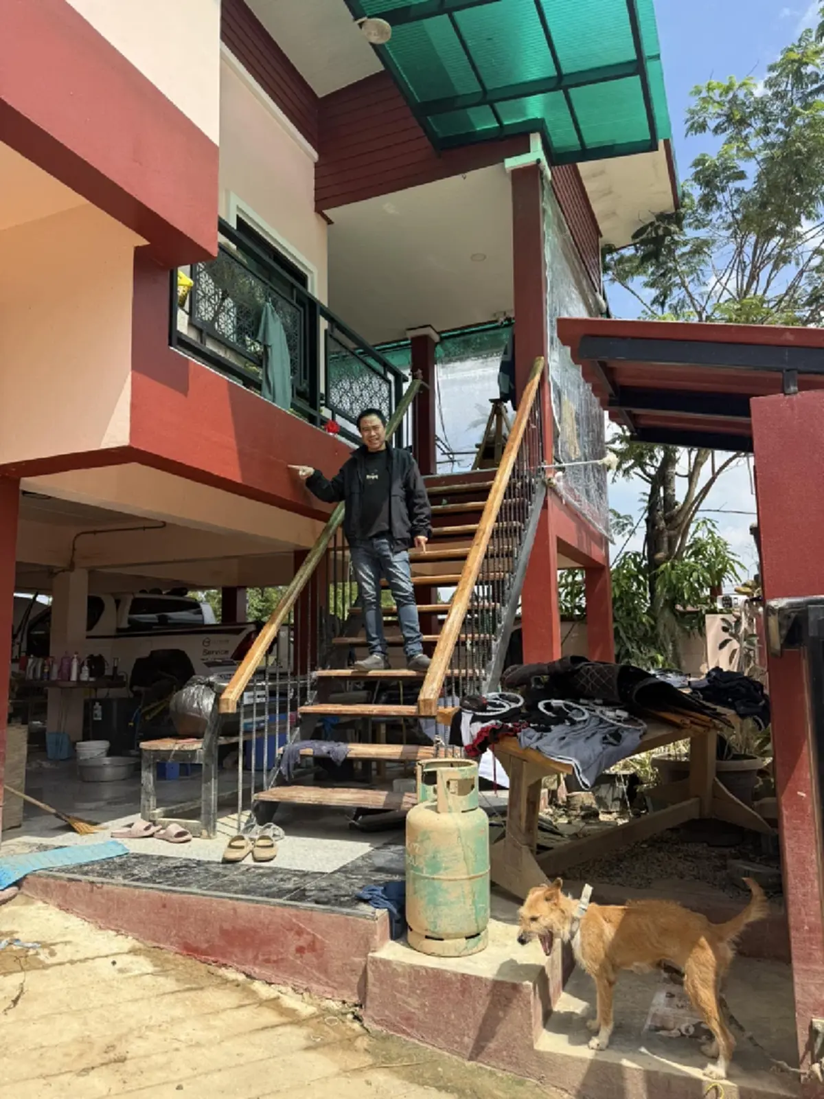 "ใหญ่V10" อาสาซ่อมรถเหตุน้ำท่วมหาดใหญ่ ค่าแรงไม่คิดว่าจะใจป้ำ