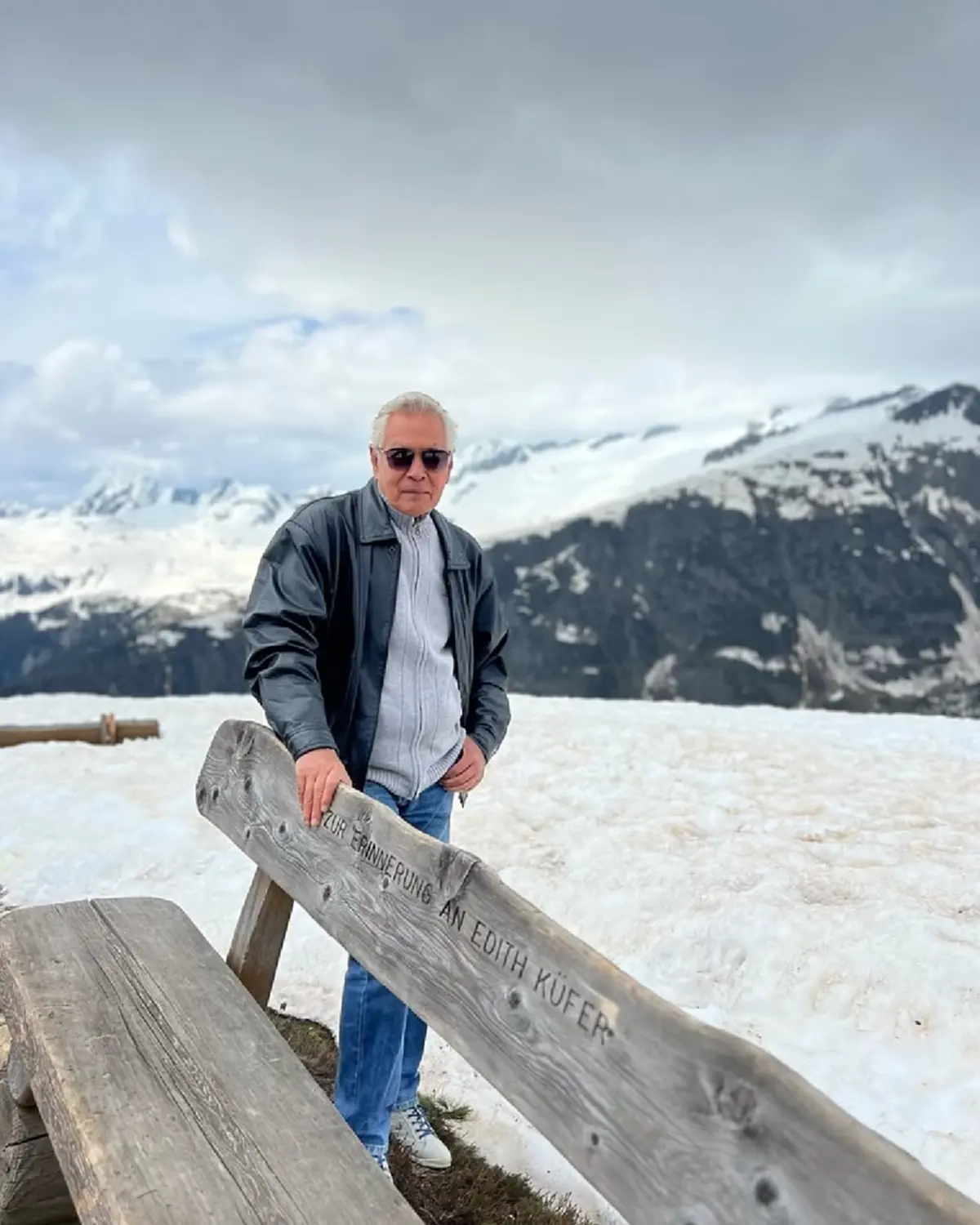 จำได้ไหม? ภาพนักแสดงรุ่นใหญ่ วัย 76 ปี ยังหล่อไม่เปลี่ยน