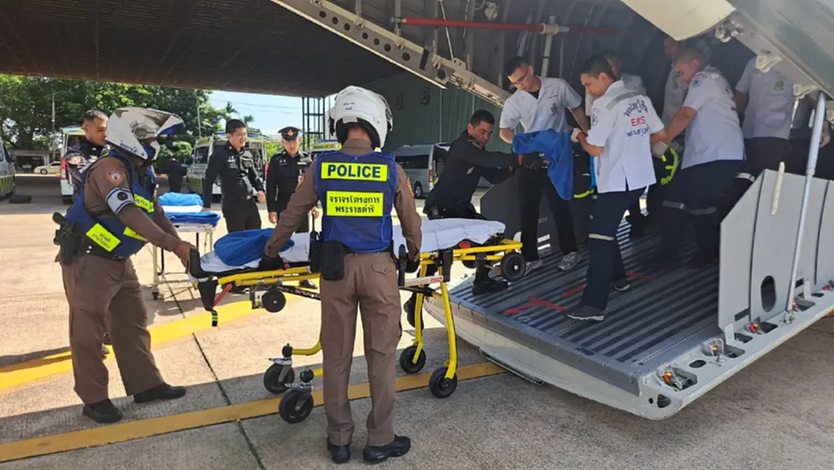 ตำรวจจราจรเปิดทางด่วน นำทหารแนวหน้า บาดเจ็บส่ง รพ.พระมงกุฏเกล้า