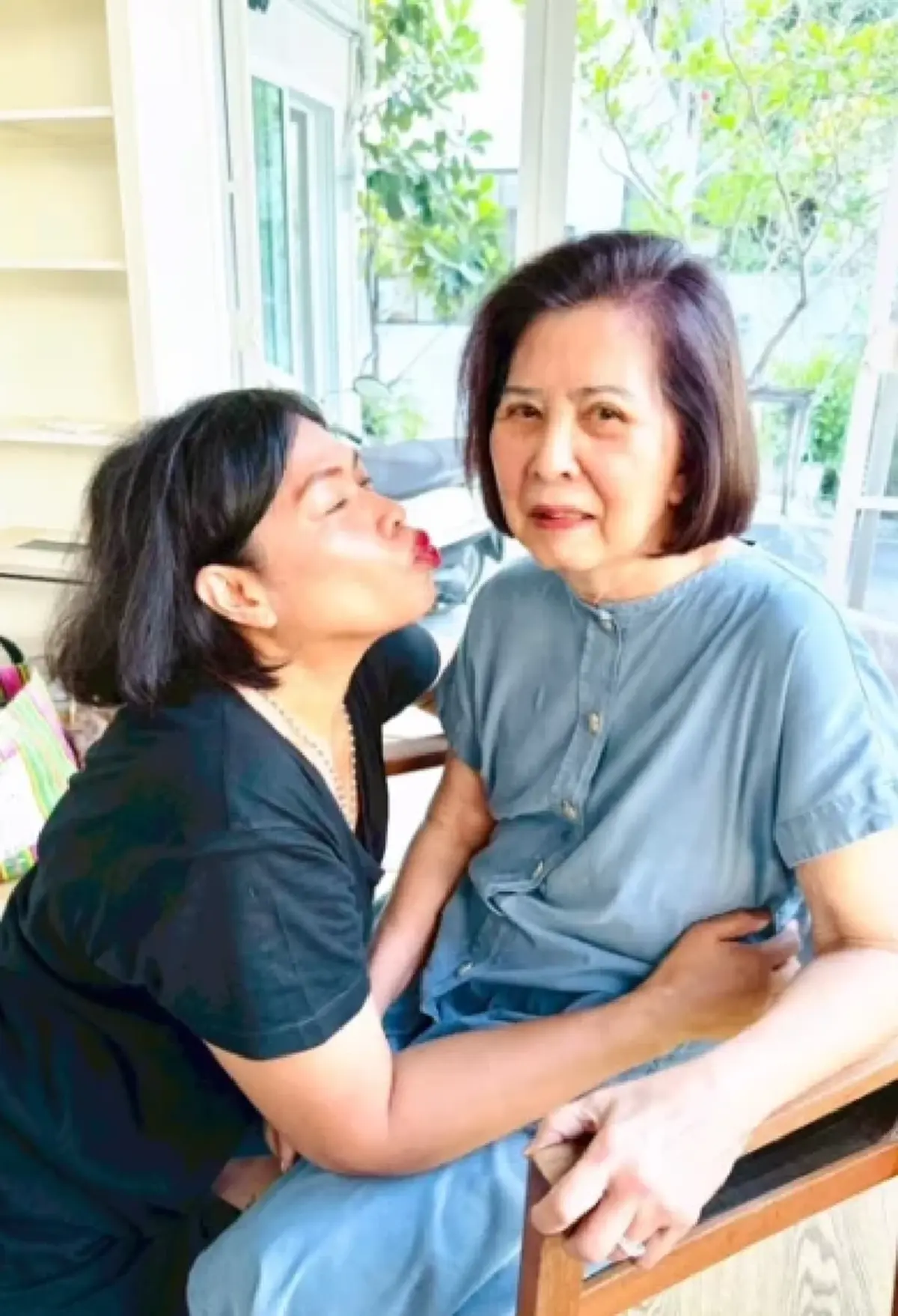 เปิดภาพล่าสุด "จิ๋ม มยุรฉัตร" แข็งแรงสดใสมากหลังป่วยอัลไซเมอร์