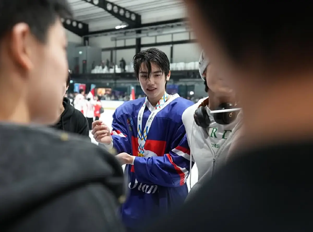 เปิดวาร์ป นักไอซ์ฮอกกี้ทีมชาติไทยหมายเลข 7 เห็นอายุยิ่งว้าว