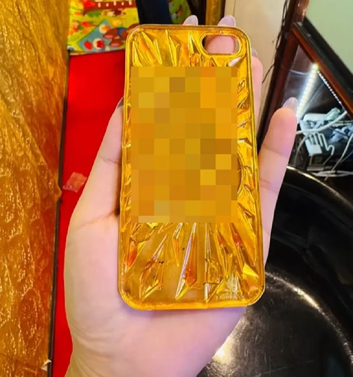 ลูกค้าชิงโชคได้เคสทองคำ แต่ให้ใครดูก็ว่าปลอม จน นะโม หลอมให้ดู