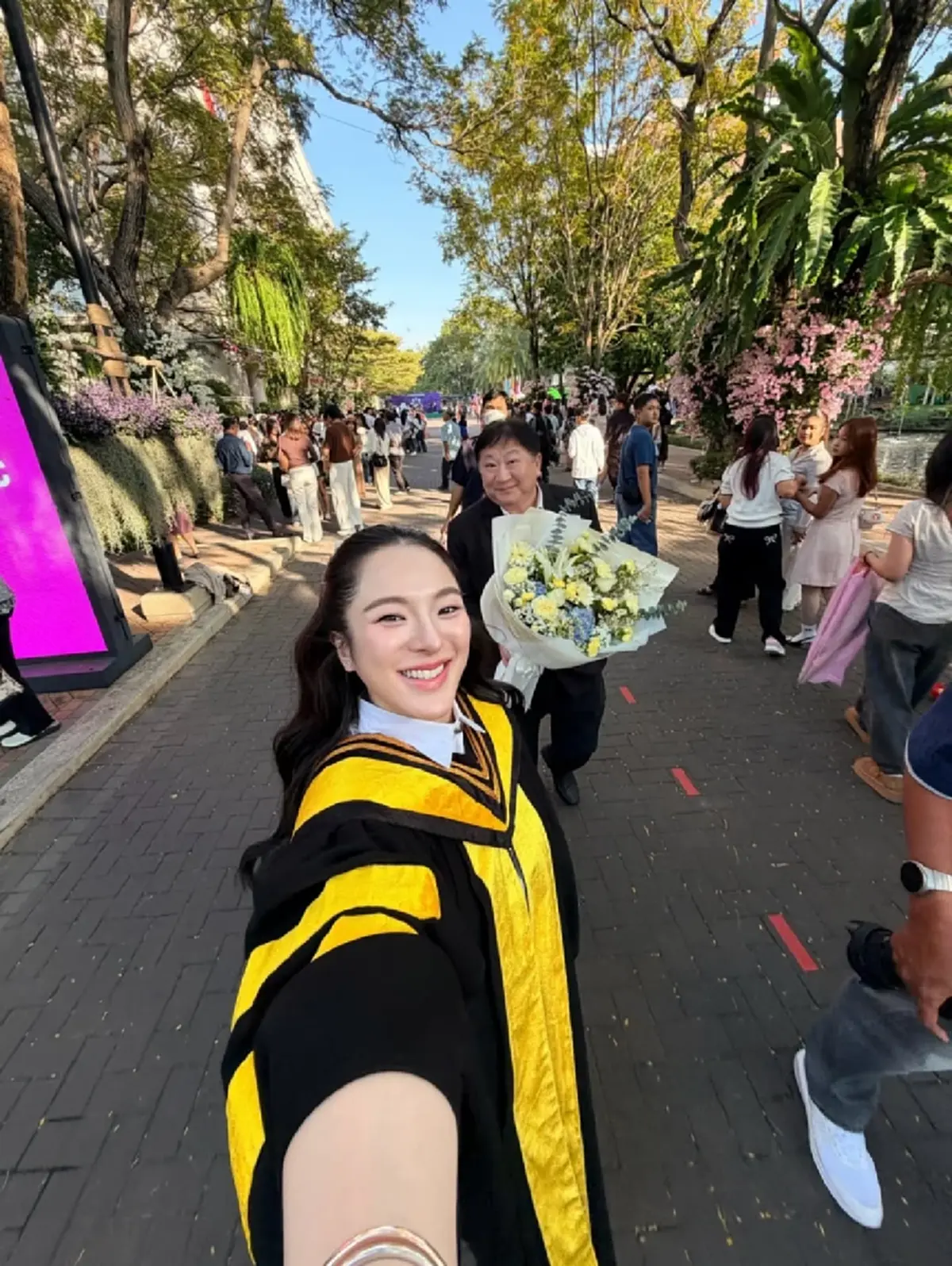 ภูมิใจโพสต์ข่าวดีเรียนจบ ป.โท พร้อมแชร์ความพยายาม 3 ปี 