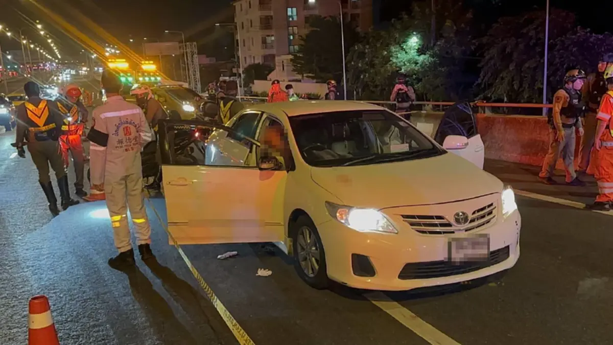 คาดปมสลด รถตู้ขาวรัวดับหนุ่มเก๋ง ก่อนหนีมุ่งหน้าลงใต้