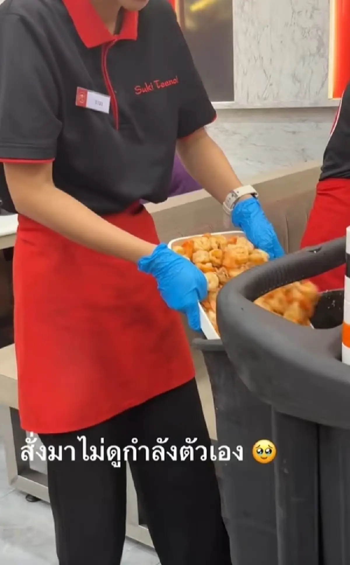 ดราม่าร้อน กินกุ้งบุฟเฟต์ร้านดัง เหลือทิ้งล้นถาด งานนี้ถกสนั่น