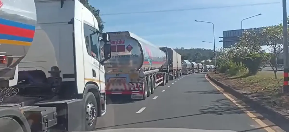 เพจดังพบพิรุธ ขบวนรถน้ำมัน 80 คัน 4 ล้านลิตร รอผ่านด่านช่องเม็ก